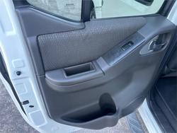 2012 NISSAN
NAVARA ST (4x4)