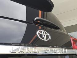2017 Toyota
Landcruiser VX