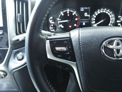 2017 Toyota
Landcruiser VX