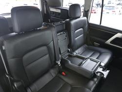 2017 Toyota
Landcruiser VX