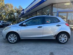 2009 Mazda
2 Neo