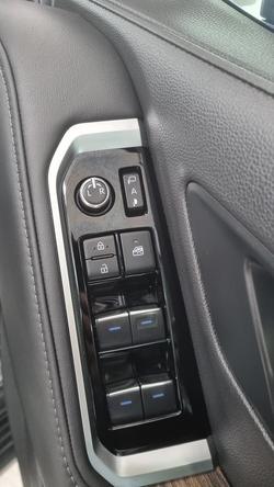 2022 Toyota
Landcruiser VX