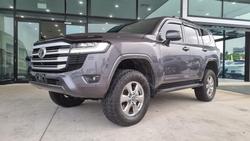 2022 Toyota
Landcruiser VX