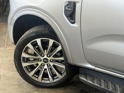 2023 Ford
Everest Ambiente