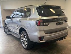 2023 Ford
Everest Ambiente