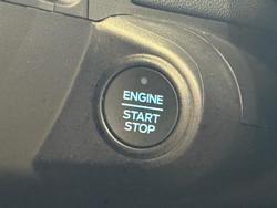 2023 Ford
Everest Ambiente