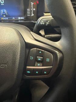 2023 Ford
Everest Ambiente
