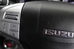 2021 Isuzu
MU-X LS-T