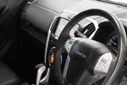 2021 Isuzu
MU-X LS-T