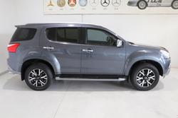2021 Isuzu
MU-X LS-T