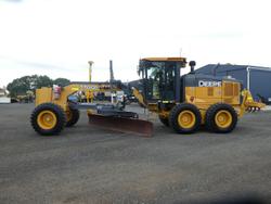 2017 John Deere 770Gp YELLOW