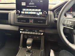 2024 Mitsubishi
Triton GLX-R
