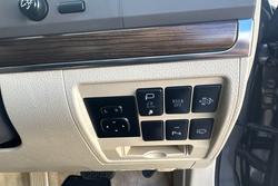 2020 Toyota
Landcruiser VX