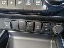 2025 Toyota
Hilux SR 48V