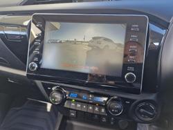 2025 Toyota
Hilux SR 48V