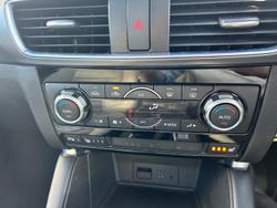 2017 Mazda
CX-5 Akera