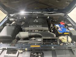2006 Mitsubishi
Pajero VR-X