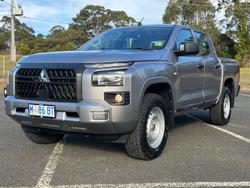 2024 Mitsubishi
Triton GLX