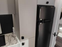 2025 New Age Caravans Manta Ray Mr19e Couples Van With Ensuite Full Composite