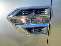 2016 Ford
Everest Trend