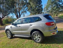 2016 Ford
Everest Trend
