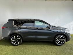 2024 Mitsubishi
Outlander Exceed