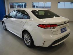 2022 Toyota
Corolla Ascent Sport Hybrid