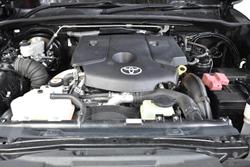 2017 Toyota
Hilux SR5