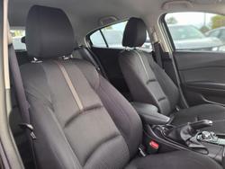 2017 Mazda
                3 Maxx
