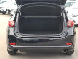 2017 Mazda
                3 Maxx