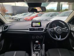2017 Mazda
                3 Maxx