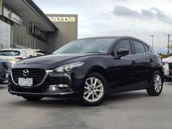 2017 Mazda
3 Maxx