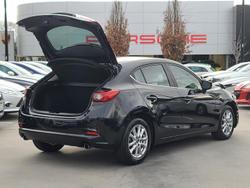 2017 Mazda
3 Maxx