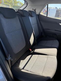 2022 Kia
                Stonic S