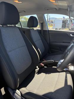 2022 Kia
                Stonic S