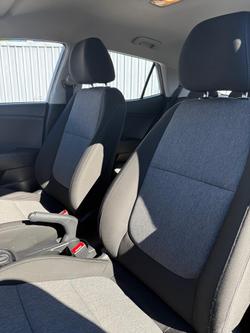 2022 Kia
                Stonic S