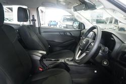 2025 Isuzu
D-MAX SX