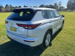 2024 Mitsubishi Outlander ES ZM MY24 White Diamond
