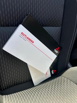 2024 Mitsubishi Outlander ES ZM MY24 White Diamond