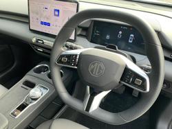 2025 MG
                MGS5 EV Excite 49