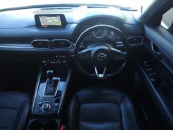 2017 Mazda
CX-5 Akera
