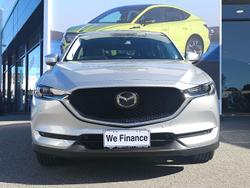 2017 Mazda
CX-5 Akera
