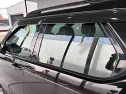 2017 Land Rover Discovery SD4 HSE Series 5 MY17 4X4 Dual Range Santorini Black