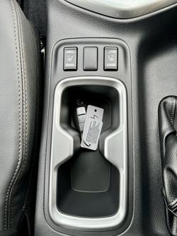2025 Nissan
Navara ST-X (4x4) Leather/NO Sunroof