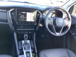 2024 Isuzu
MU-X LS-T