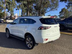 2024 Isuzu
MU-X LS-T
