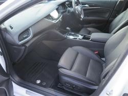 2018 Holden
                Calais V