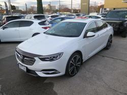 2018 Holden
                Calais V