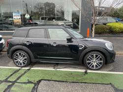 2022 MINI
Countryman Cooper S Classic