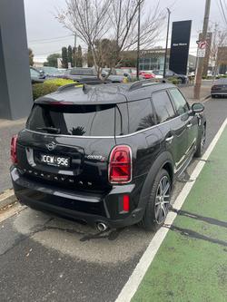 2022 MINI
Countryman Cooper S Classic